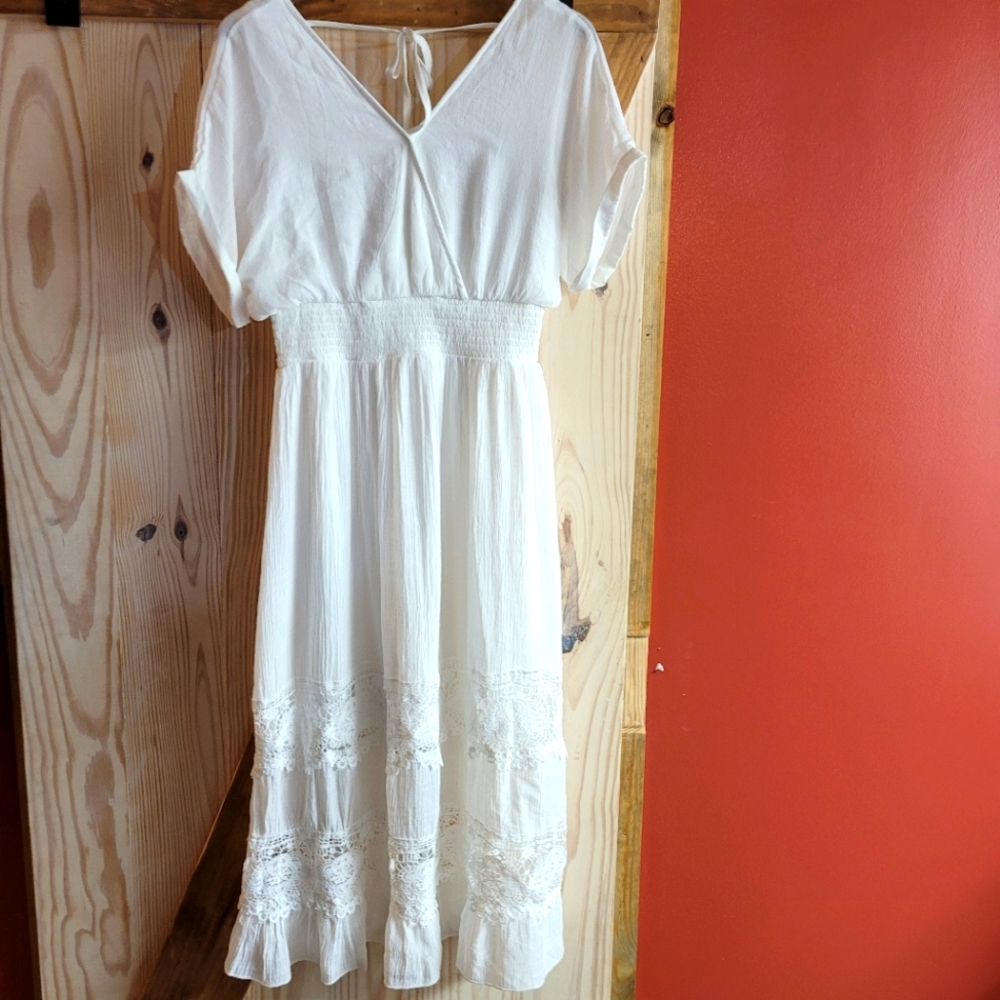 White maxi dress, perfect for summer nwot